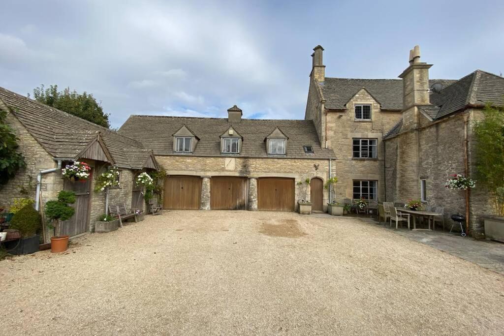 Appartement The Old Manor Coach House à Cirencester Extérieur photo